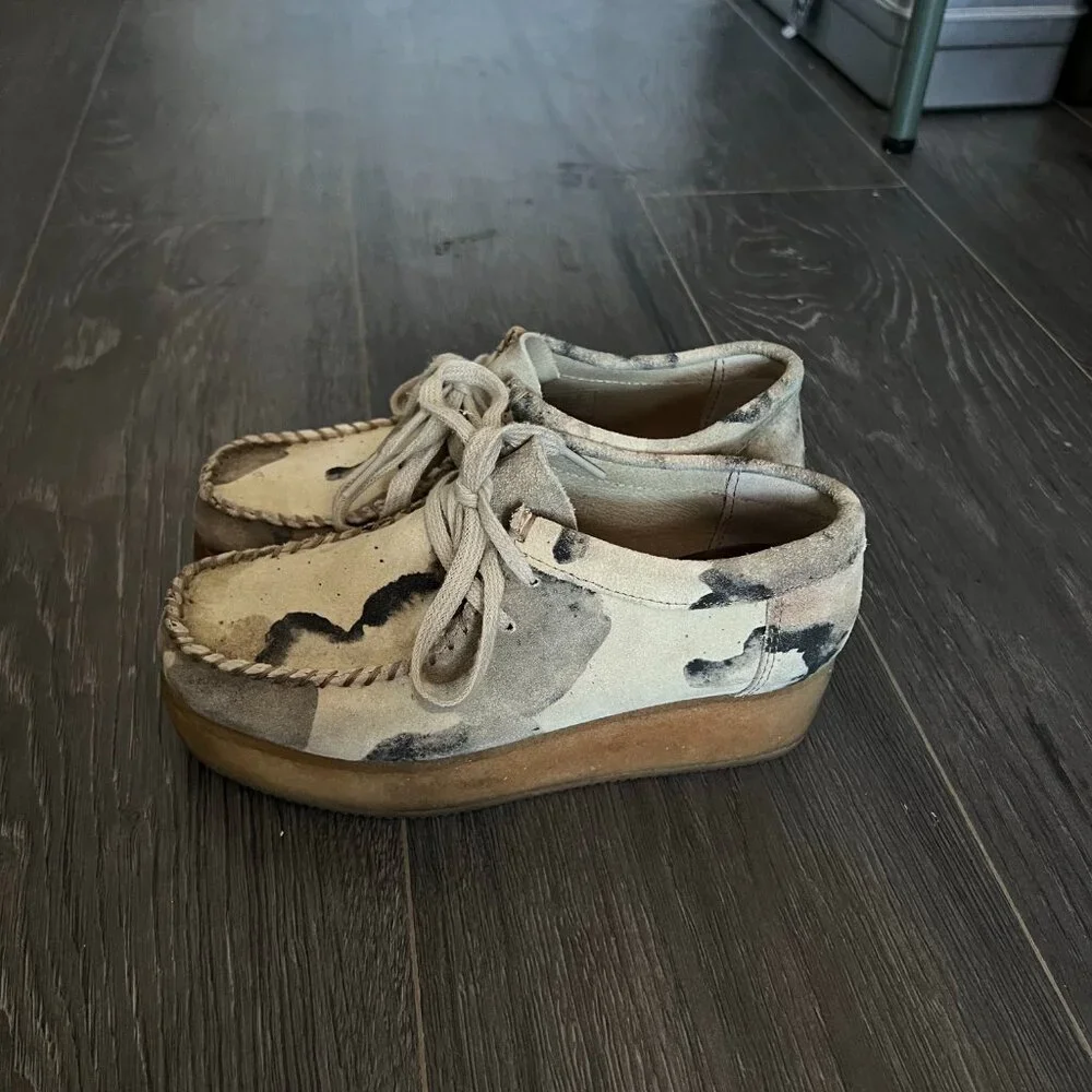 Clarks Women's Cream and Tan Loafers - Picture 5 of 5